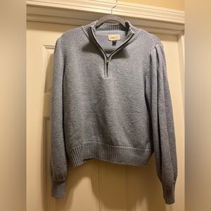 Universal thread sweater medium